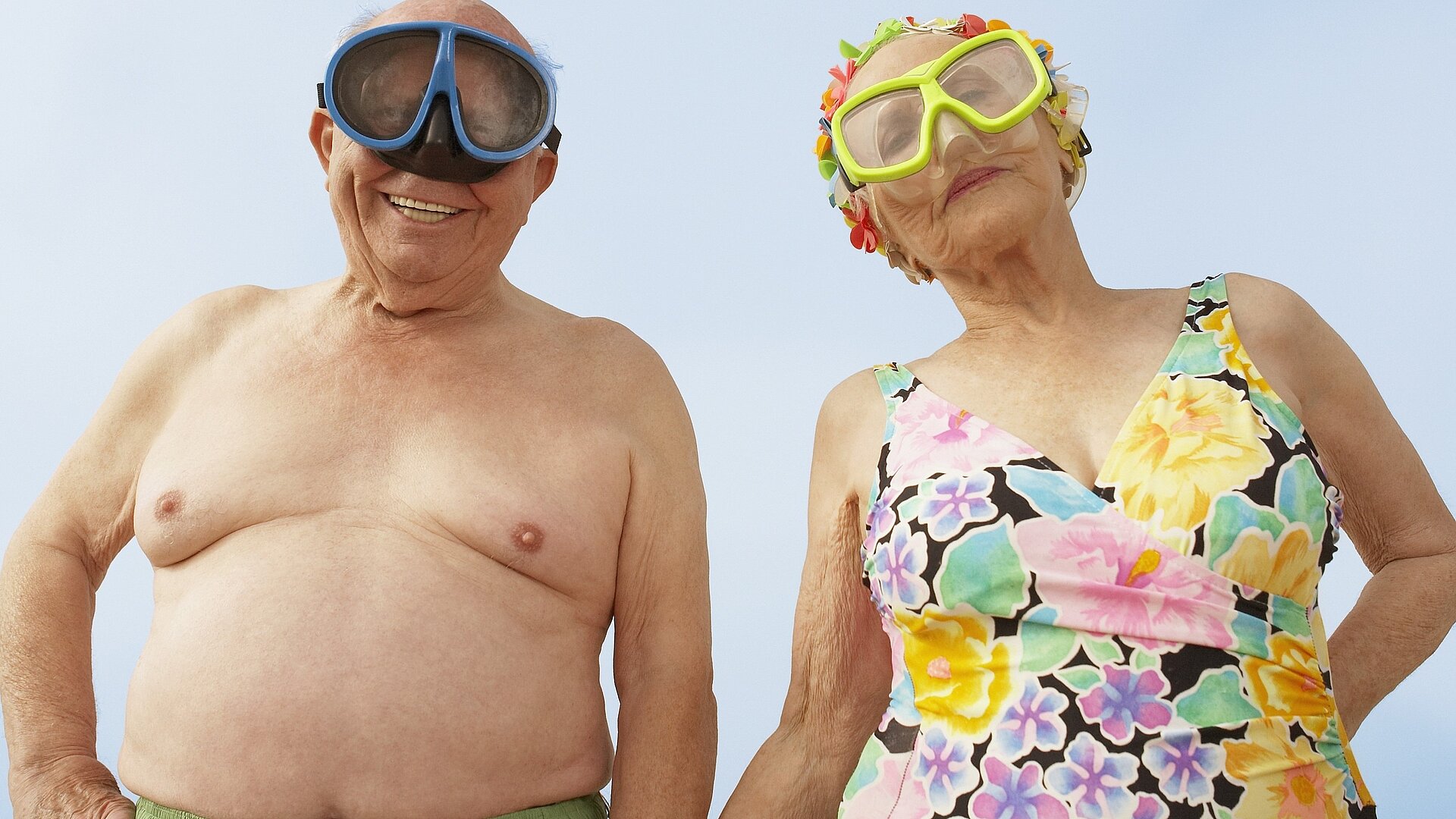 augenblicke-N-019 old couple wearing bathing outfit